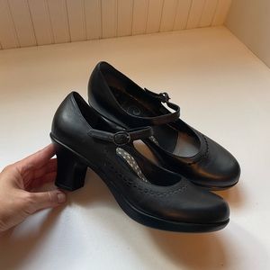 Dansko Bett Black size 9/40 Mary Jane new without box